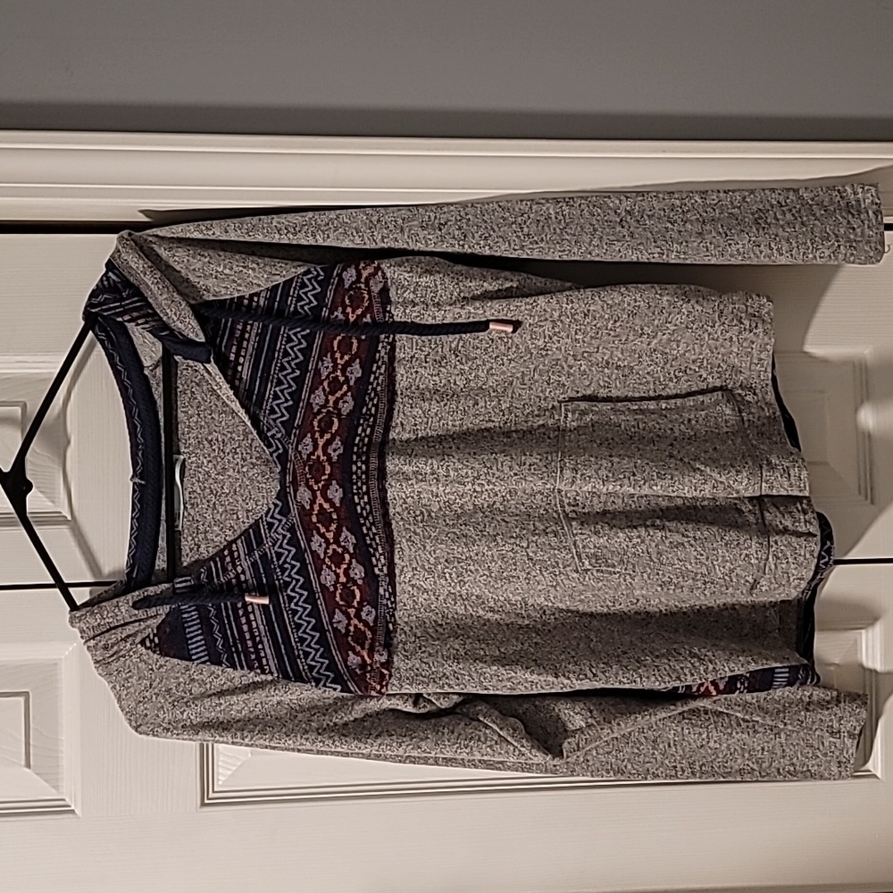 Maurices hooded long sleeve shirt